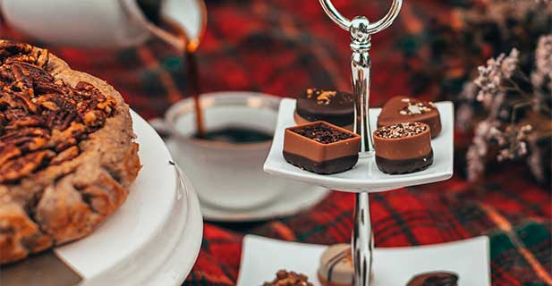 Kategoriebild Süßes Sweettable mit Pralinen, Kuchen und Kaffee