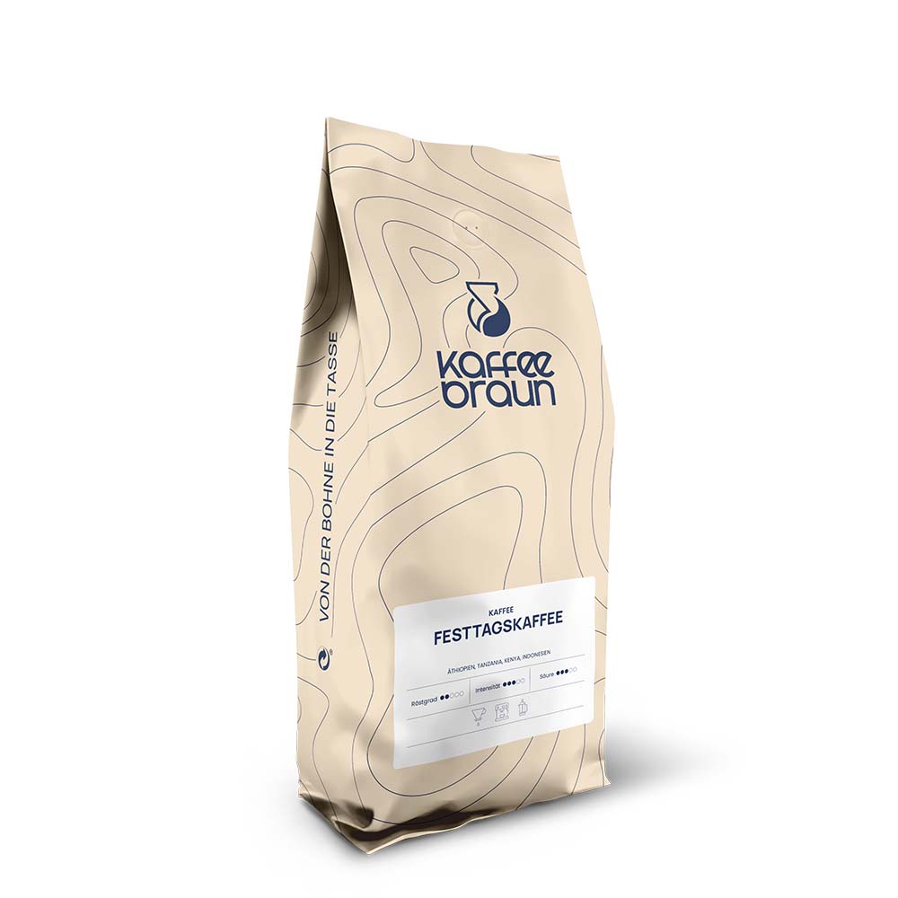 Festtagskaffee beiger Schlauchbeutel mit Etikett, Logo und blauen Höhenlinien - Festtagskaffee